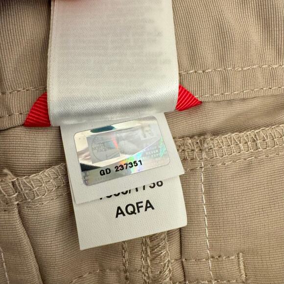 The North Face Women's North Face Convertible Cargo Hiking Pants Size 8 - Picture 10 of 16